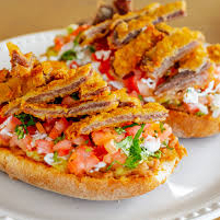 MOLLETES CON MILANESA