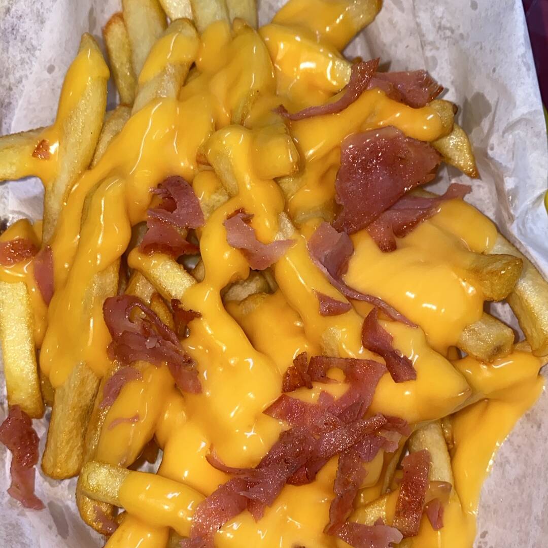 Papas con Queso y Tocino