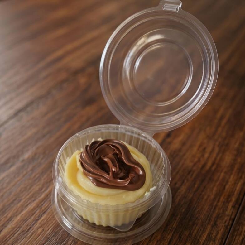 Brigadeiro nobre de ninho e chocolate branco de colher, finalizado com granulé. (80gr) serve 1 pessoa