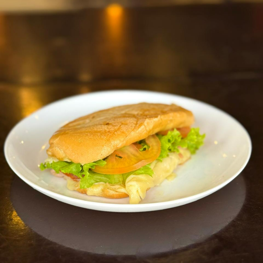 Pão, Presunto, Mussarela, Alface e tomate. Escolha a Opção de Pão que mais Combina com sua Fome.