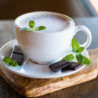 Chocolate Blanco Caliente con Menta TURIN