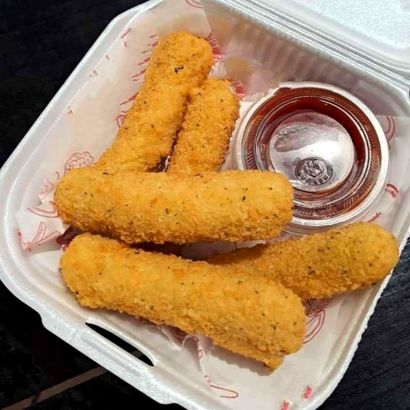 Dedos de queso, papas y refresco