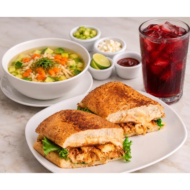 COMBO CALDO TLALPEÑO + PANINI POLLO CHIPOTLE + AGUA JAMAICA