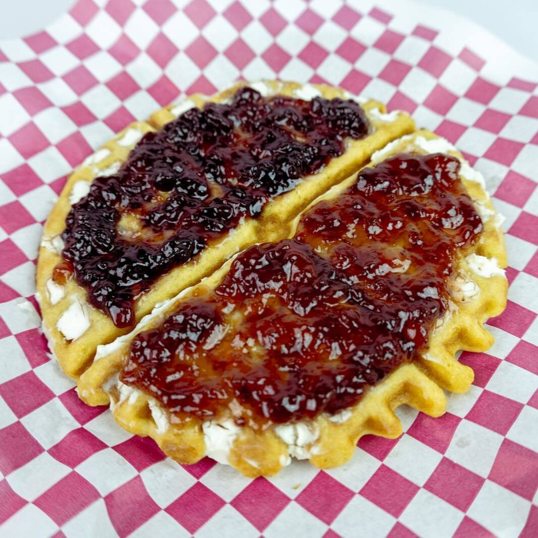Waffle con Queso Philadelphia