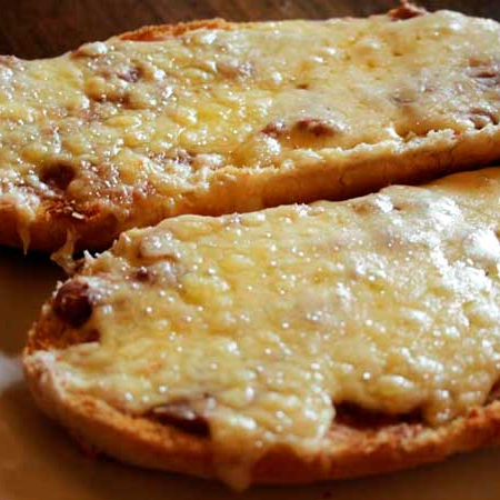 Molletes Salados