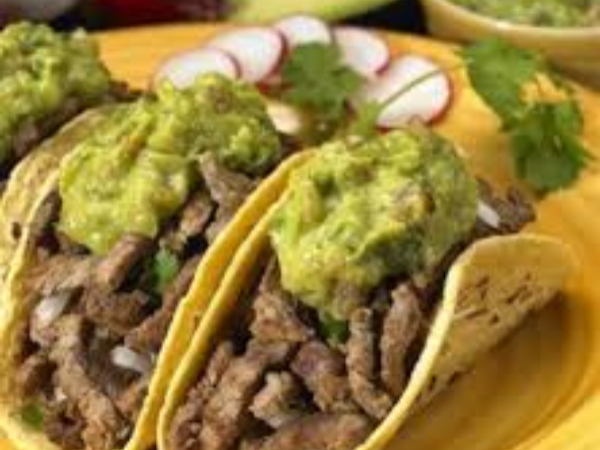 Salbutes de Carne Asada