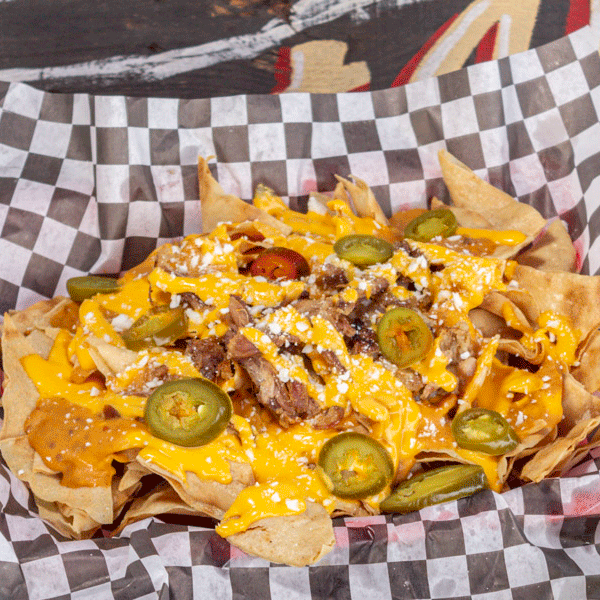 Nachos con frijol y carne