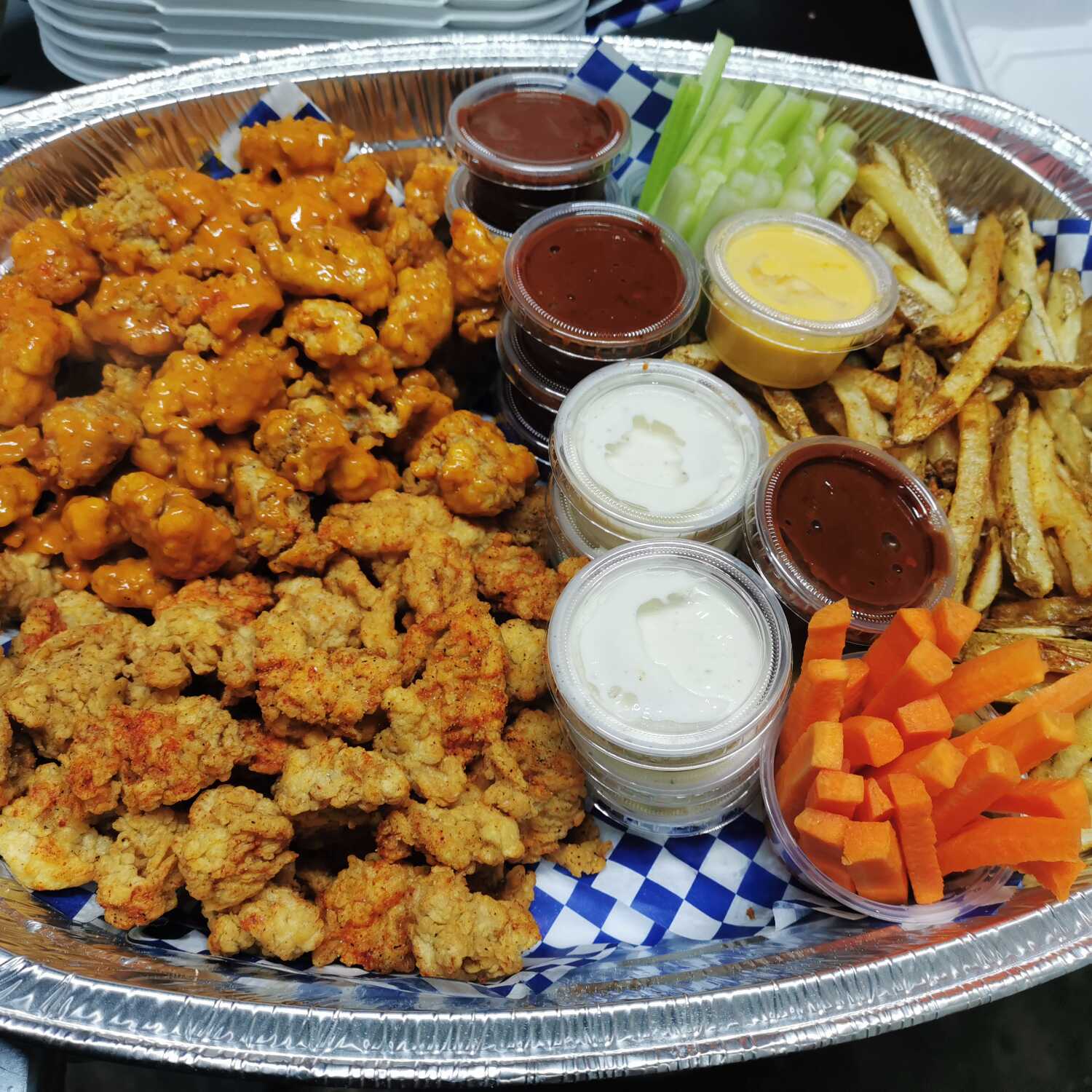 Charola 1 Kg. de Boneless o Alitas