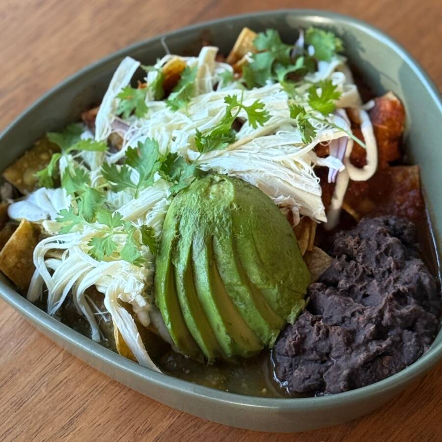 Chilaquiles Verdes con Longaniza