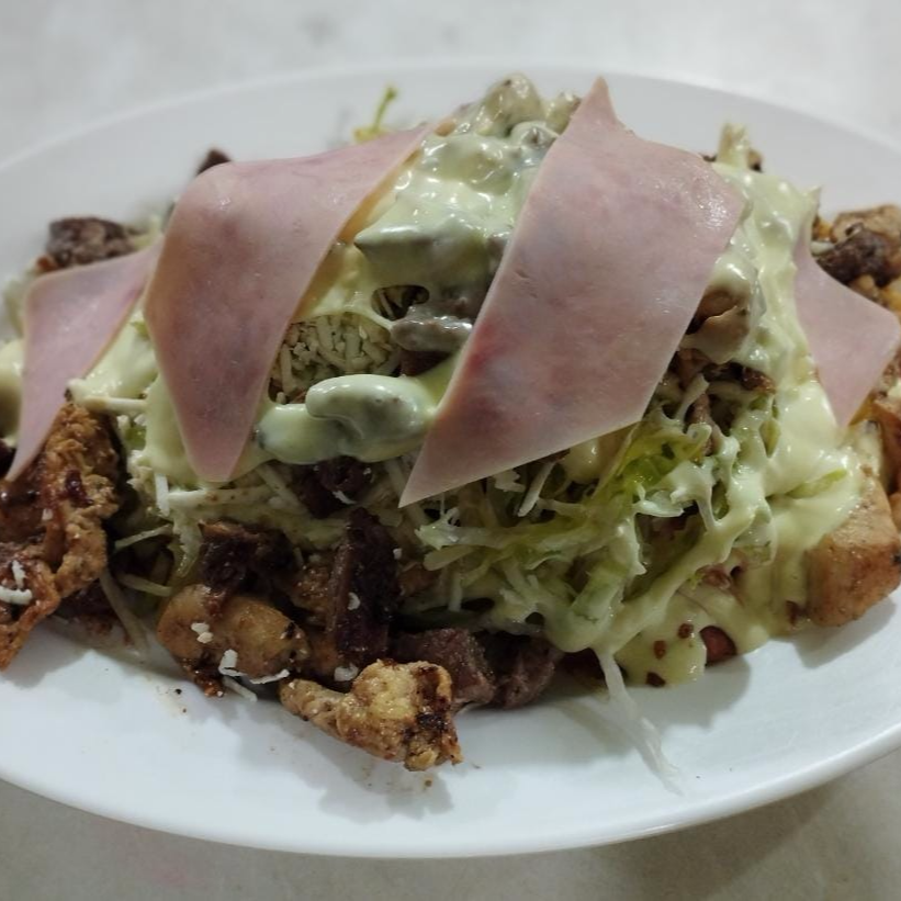 Salchipapa Mixta