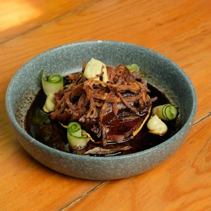 Tostada sashimi de atún