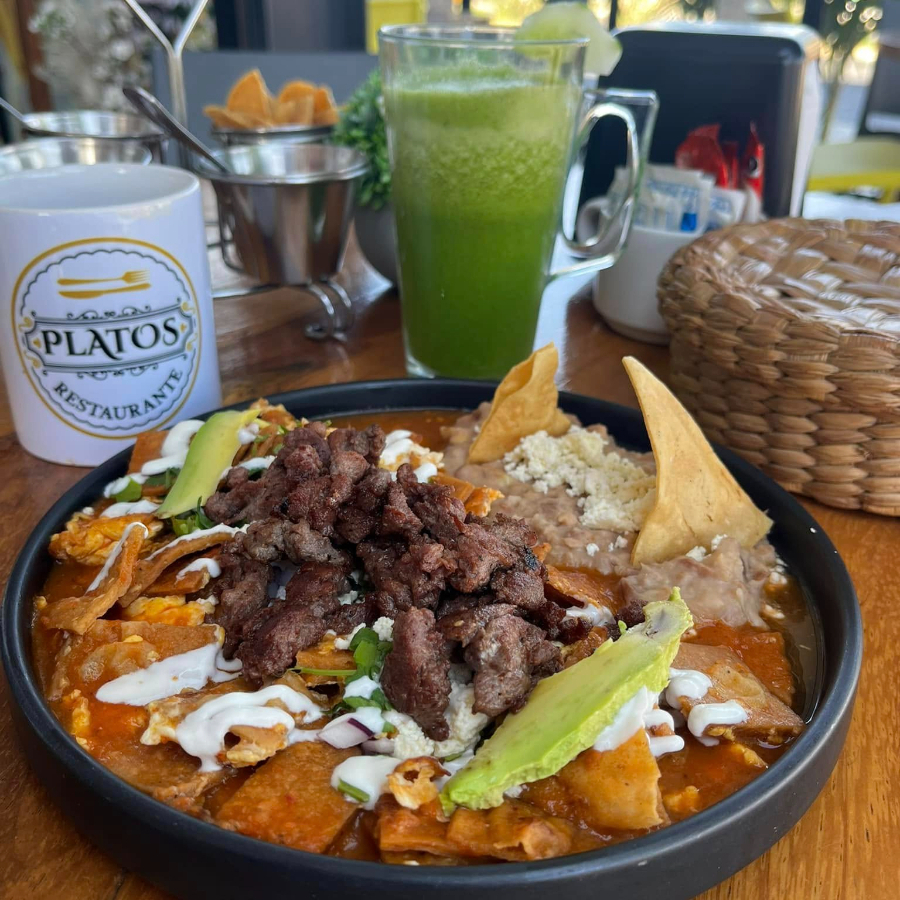 CHILAQUILES CON ARRACHERA