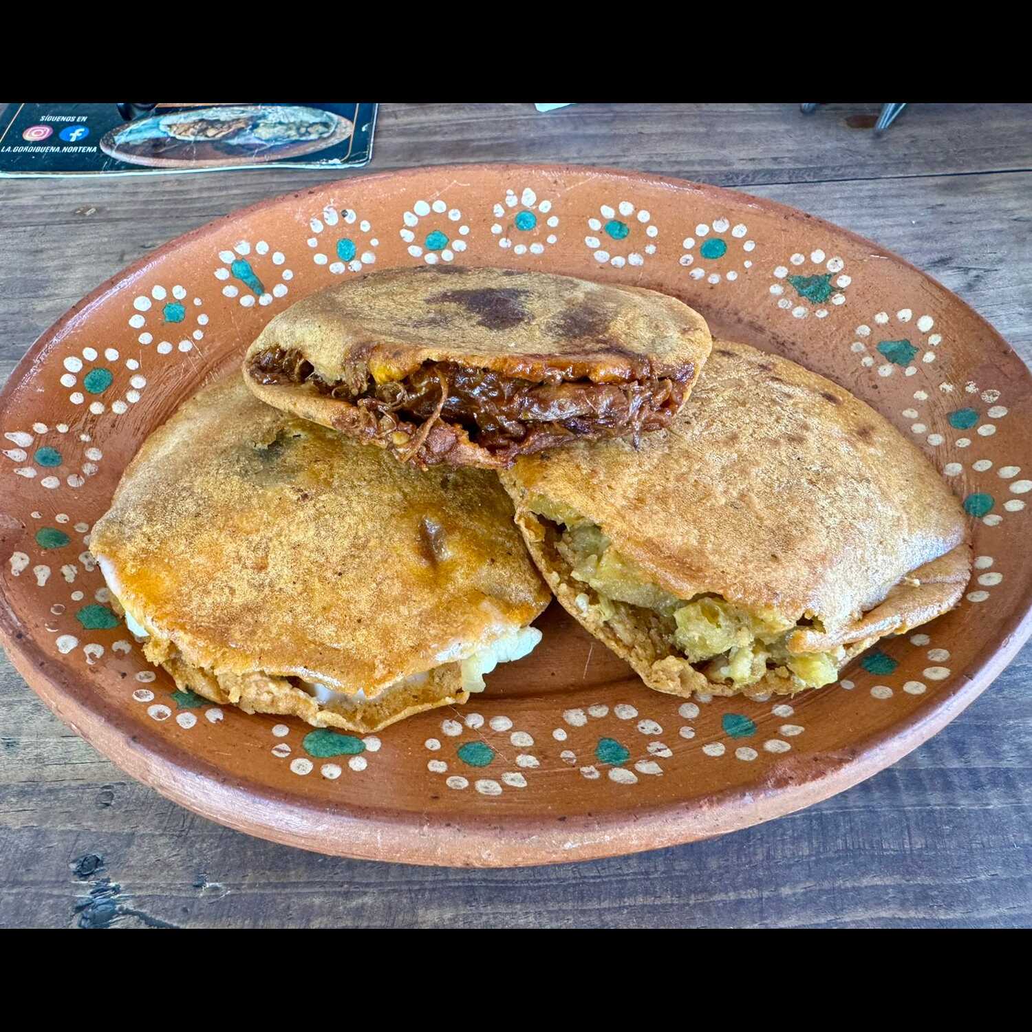 Pollo con mole (maiz)