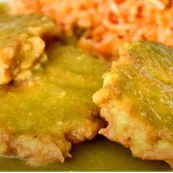 Tortitas de Pollo en Salsa Verde y Agua