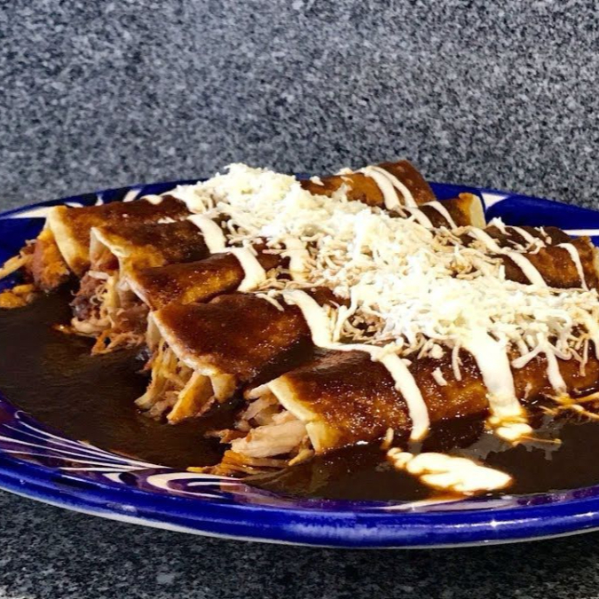 ¡Enchiladas en Pasilla!
