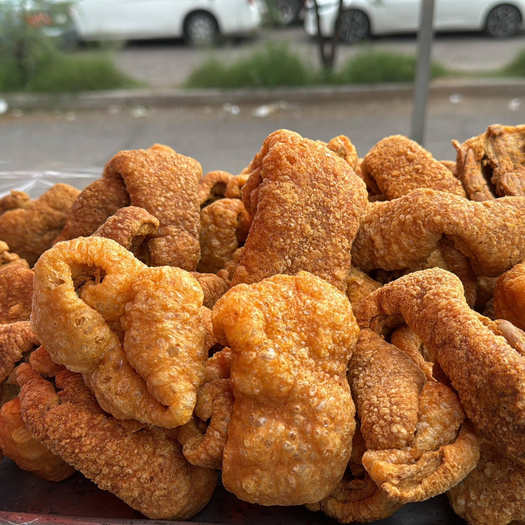 CHICHARRON UN CUARTO