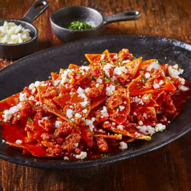 Chilaquiles Rojos o Verdes con Chorizo