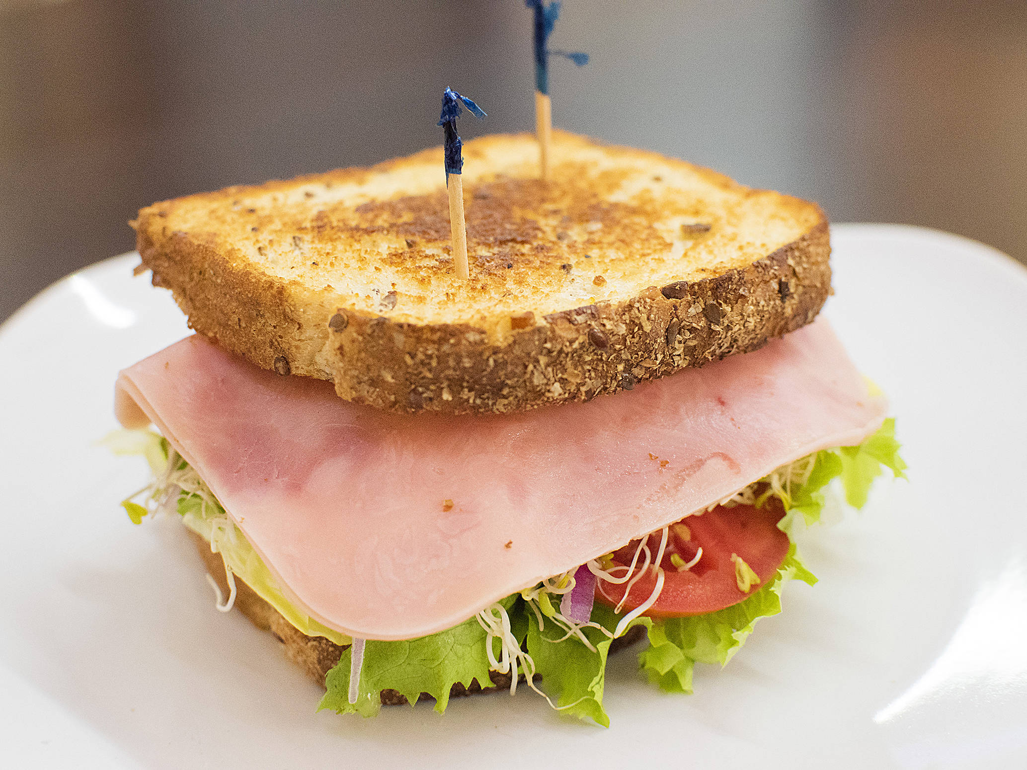 Sándwich de Jamón de Pierna con Pan a Elegir