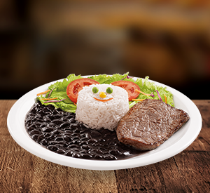 Energia pura para os pequenos! Bife do quadril bovino (aprox. 85g in natura) bem macio, arroz e 2 acompanhamentos que você escolhe. Simples, saudável e delicioso.