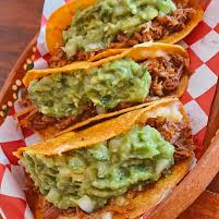 QUESABIRRIA CON GUACAMOLE