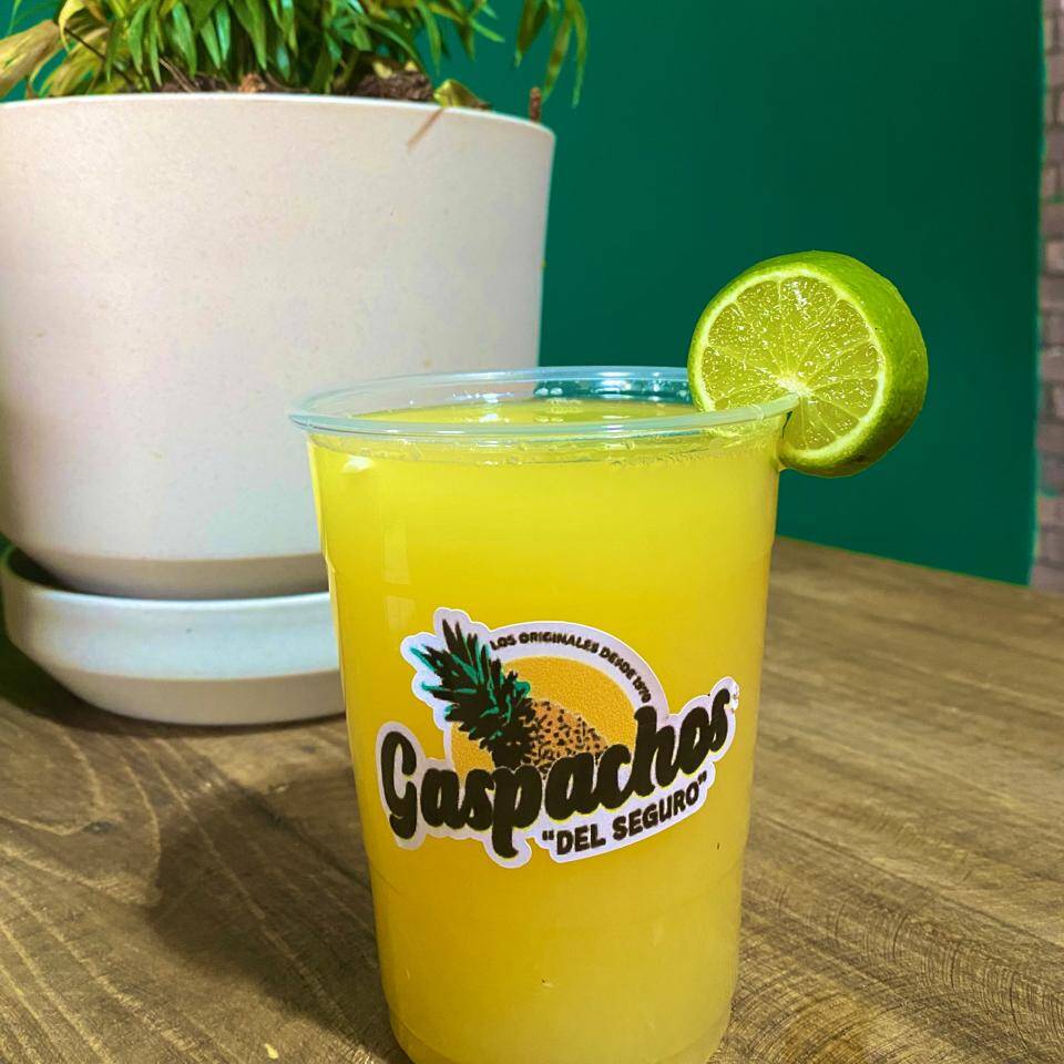 Jugo de naranja selecta (medio litro)