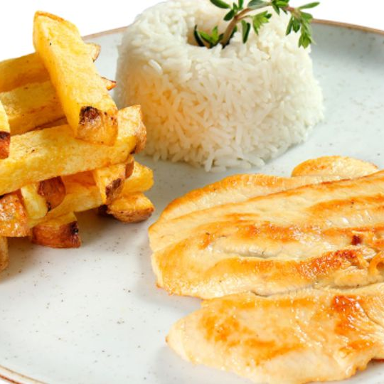 Filete de Pollo con Papas Fritas