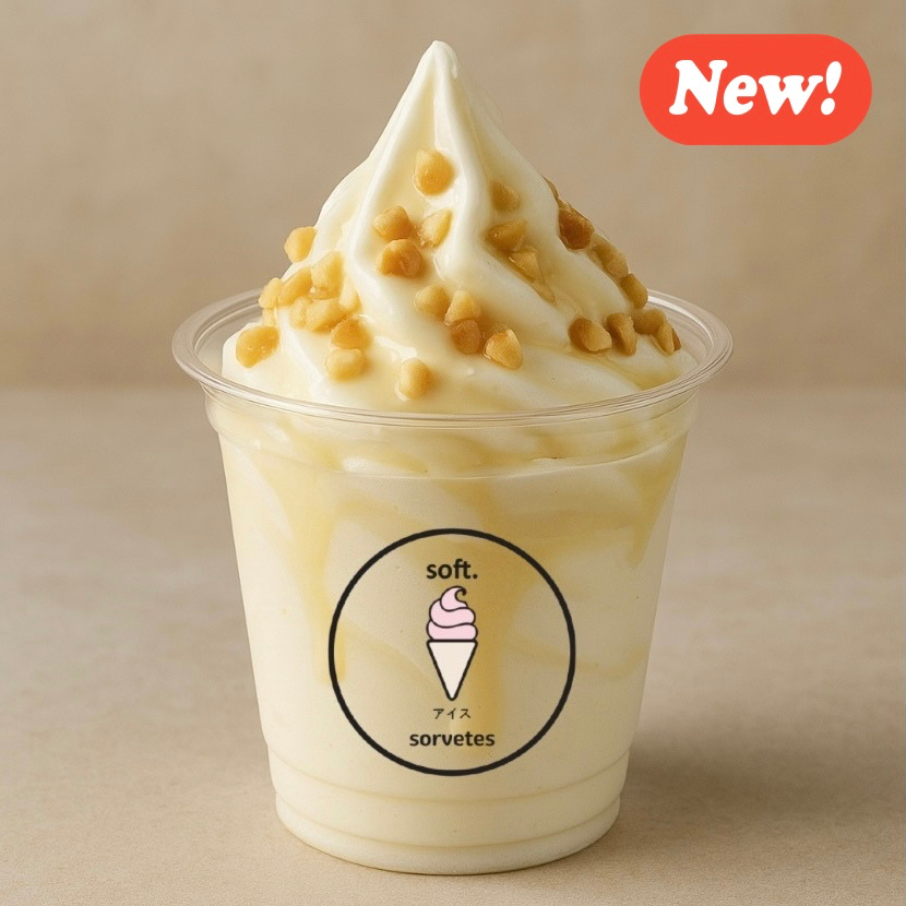 Conheça o novo Sundae Lattíssimo! Uma combinação irresistível do nosso clássico sorvete de baunilha cremoso, coberto com uma deliciosa calda de leite em pó e chocolate branco, finalizado com amendoins crocantes por cima. Uma experiência suave, doce e marcante — o sabor perfeito para quem ama indulgência em cada colherada. Acompanha um canudo biju. imagem meramente ilustrativa.