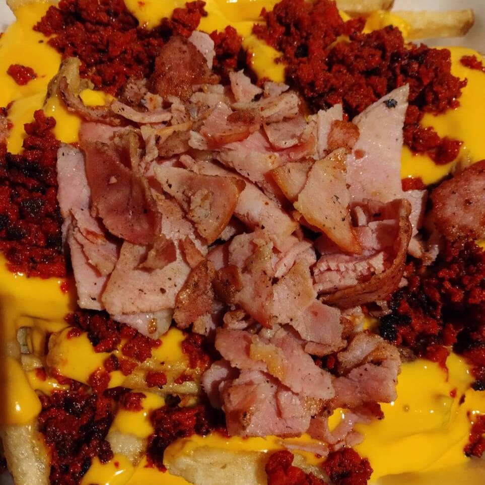 Orden Grande Papas Con Tocino y Chorizo