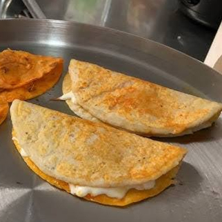 Quesatacos de guisos
