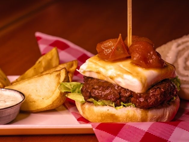 Hamburguesa Philadelphia + Papas