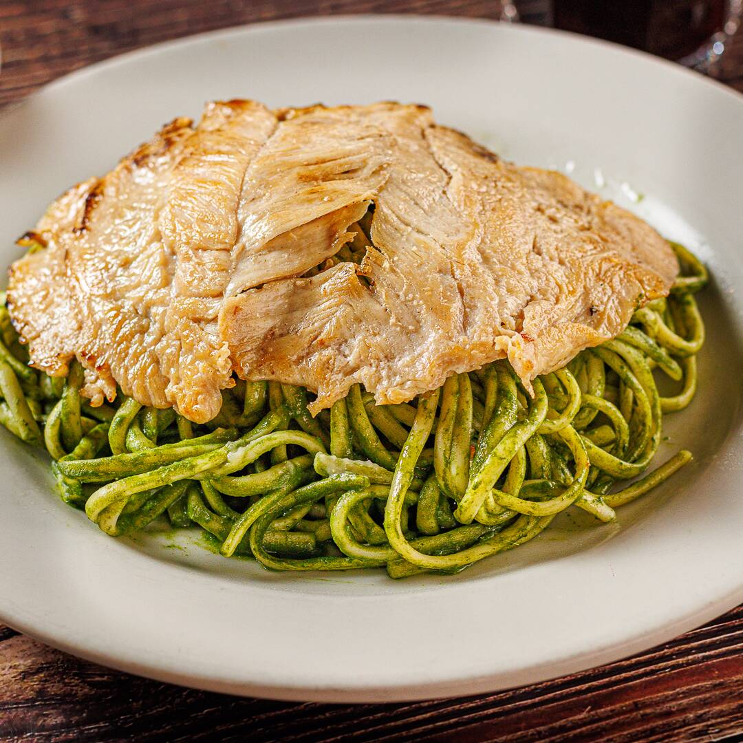 Oro 350ml + Tallarines Verdes con Bistec