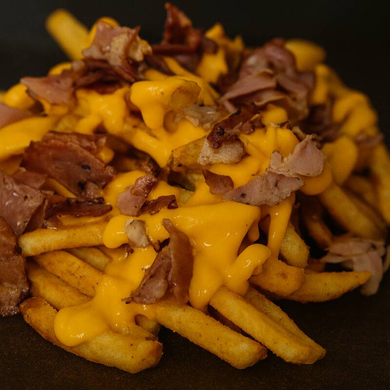Papas a la Francesa Especiales Queso y Tocino