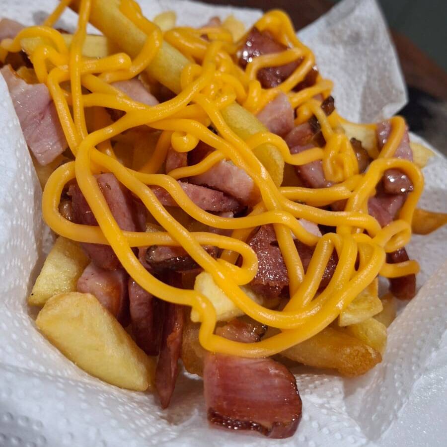 Fritas, cheddar, e bacon