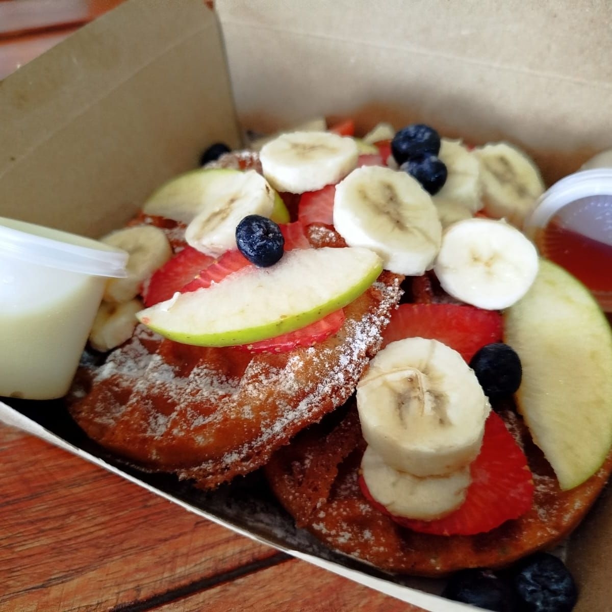 Waffles con Fruta