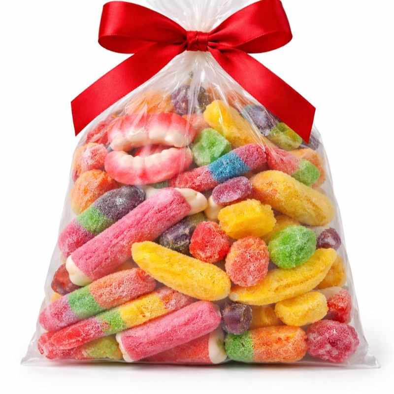 Contém jujuba, dentadura, marshmallow, minhoca brilho, minhoca citrica, bananinha e amorinha.