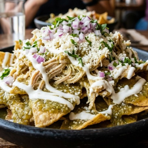 Chilaquiles Grandes con Pechuga Deshebrada