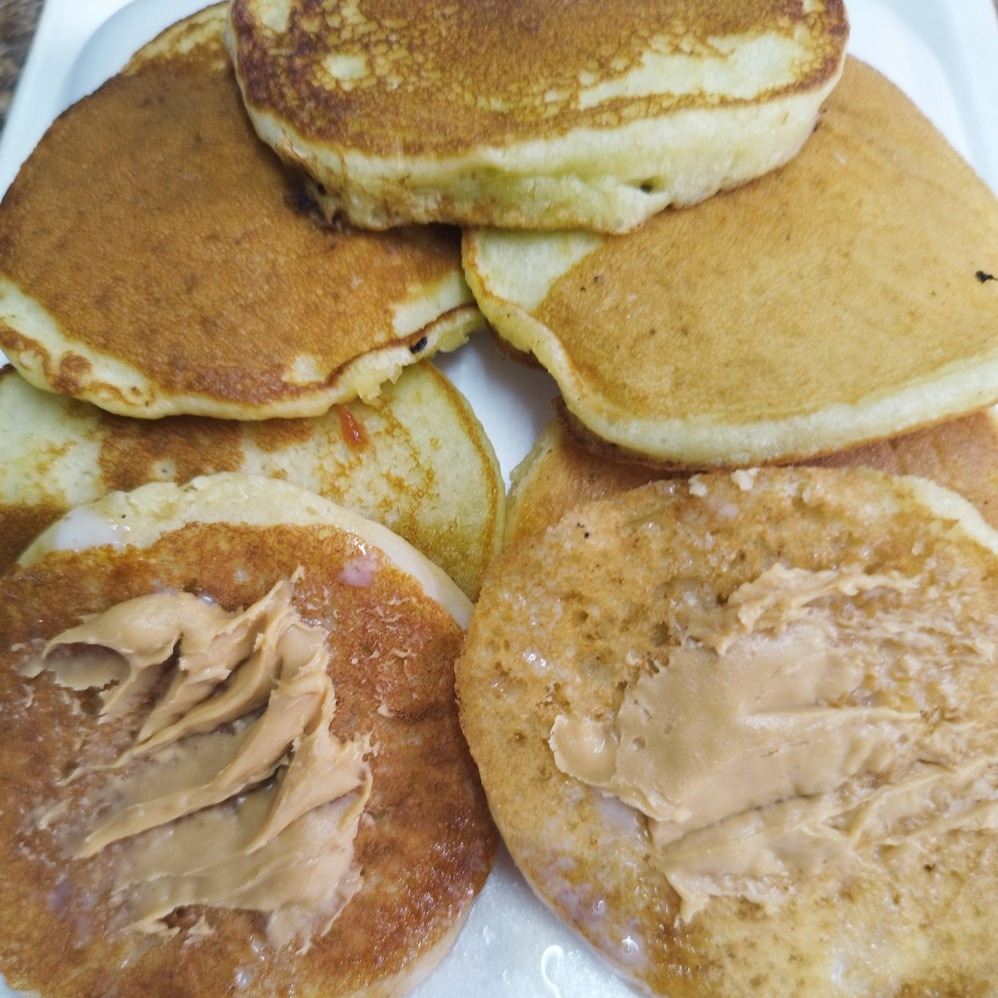 Orde de 8 Mini Hotcakes con Crema de Cacahuate