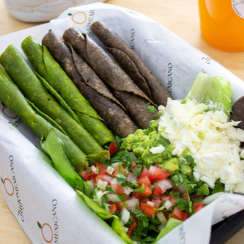 Flautas de Maíz Negro y Nopal Orgánico