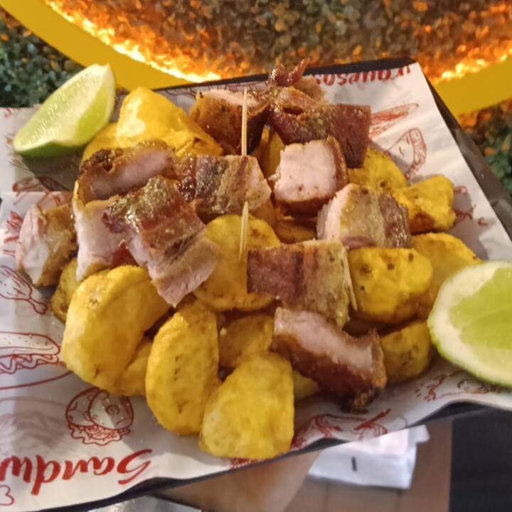 Chicharrón Ahumado al Barril