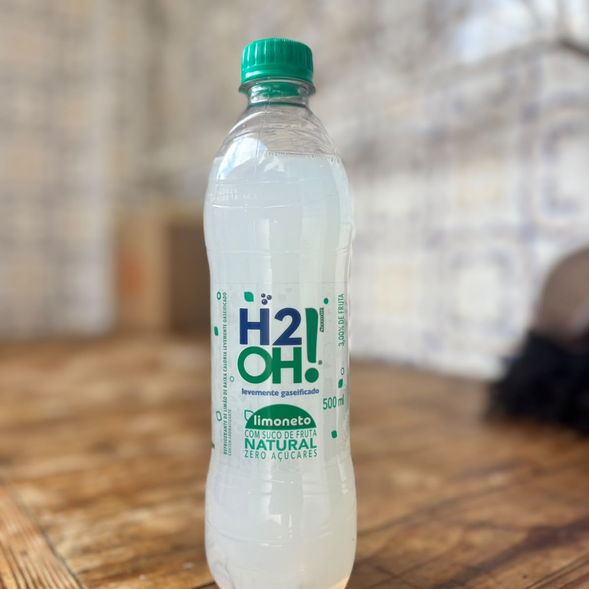 Bebida levemente gaseificada e refrescante, ideal para qualquer refeição.