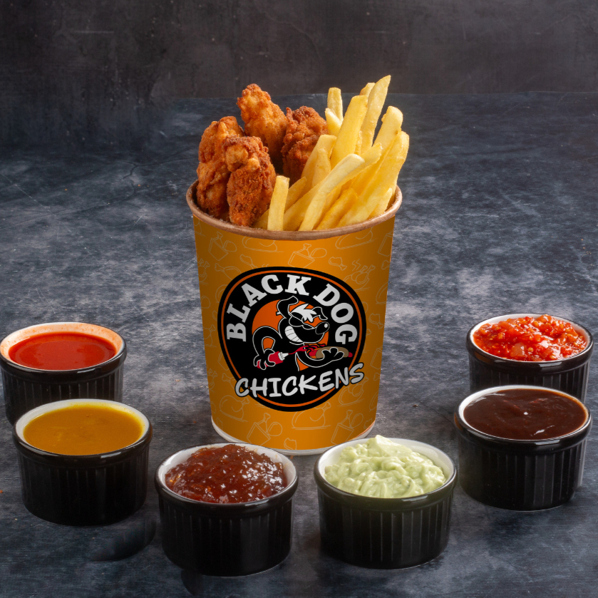 São 4 suculentas e crocantes tiras de frango empanadas + uma porção de batata frita + 1 molho à sua escolha!