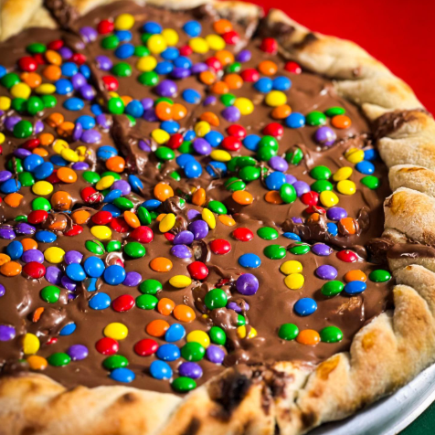 Creme de leite, mussarela, chocolate e M&Ms Broto - 20 centímetros