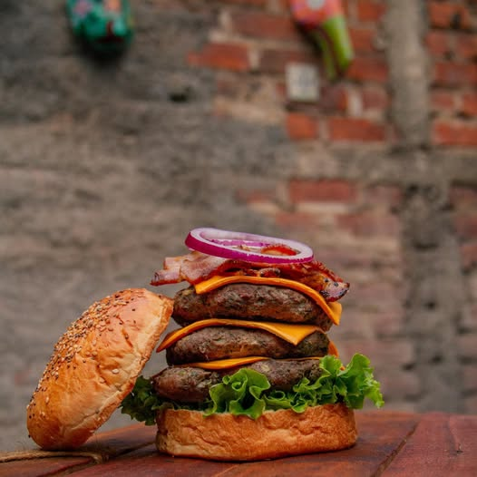 HAMBURGUES TRIPLE ESPECIAL