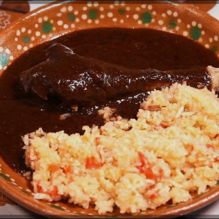MOLE DE POLLO
