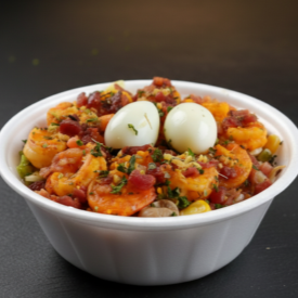 Crie a sua massa com ingredientes especiais que agradam aos paladares mais exigentes. Ideal para você que deseja um prato com um mix de sabores especiais. Monte seu blend! Porção Pequena/Individual = 150g do seu macarrão preferido, 1 Concha generosa do seu molho artesanal favorito, escolha o preparo, escolha 6 ingredientes e ainda finalize com até 4 ingredientes para deixar a sua massa ainda mais Speciale. (Variação de peso entre 400g a 450g).