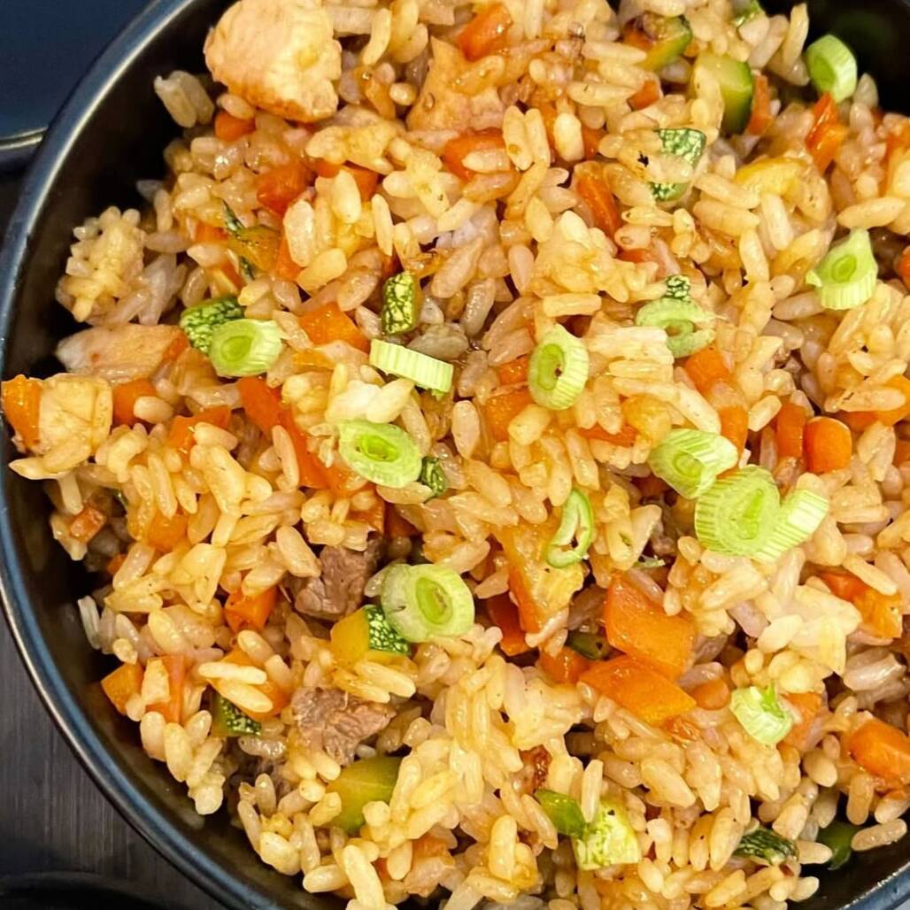 Yakimeshi Con Pollo