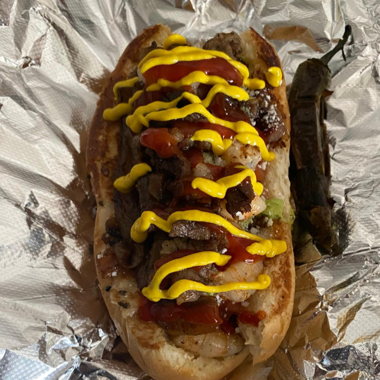 Hot Dog Con Carne Asada