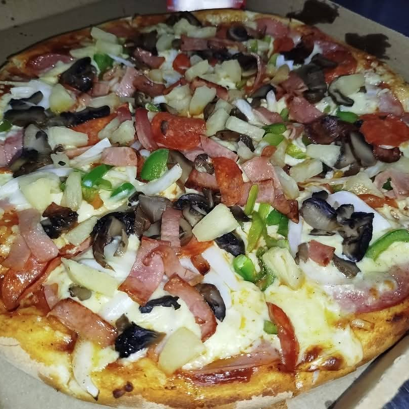 PIZZA GRANDE 6 ING + PAN + COCA 1.35