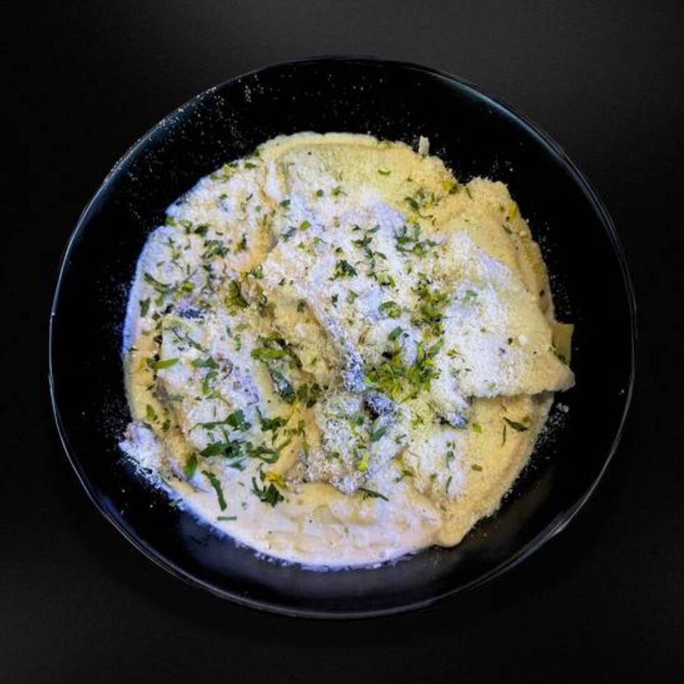 Ravioli Di Espinaci E Formaggio Al Funghi