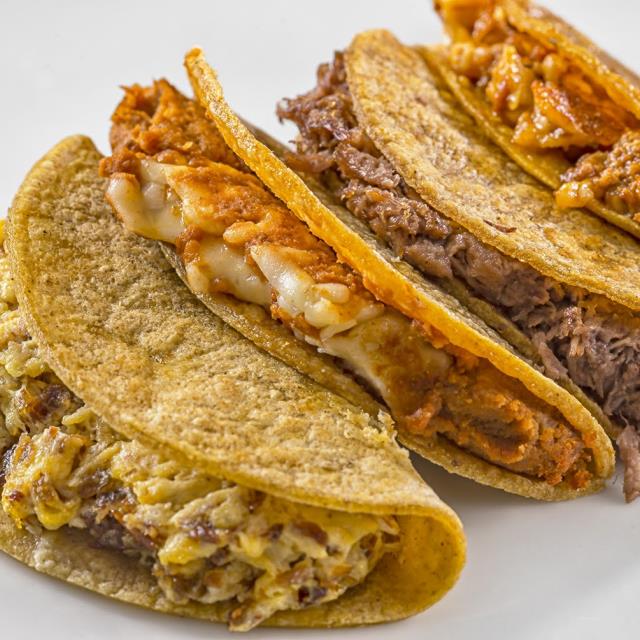 4 Tacos + 1 Bebida
